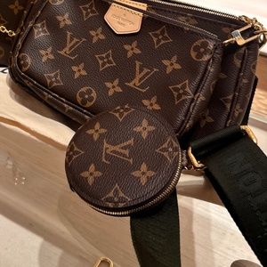 Beautiful New LV Purse
